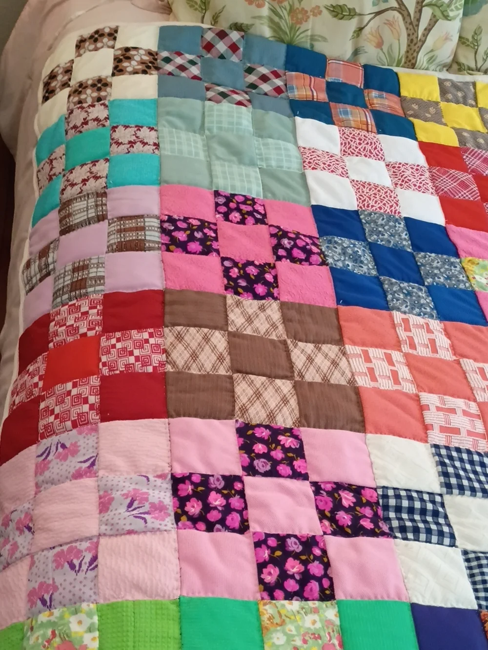Handmade Patchwork Quilt - Full/Queen - Vintage!